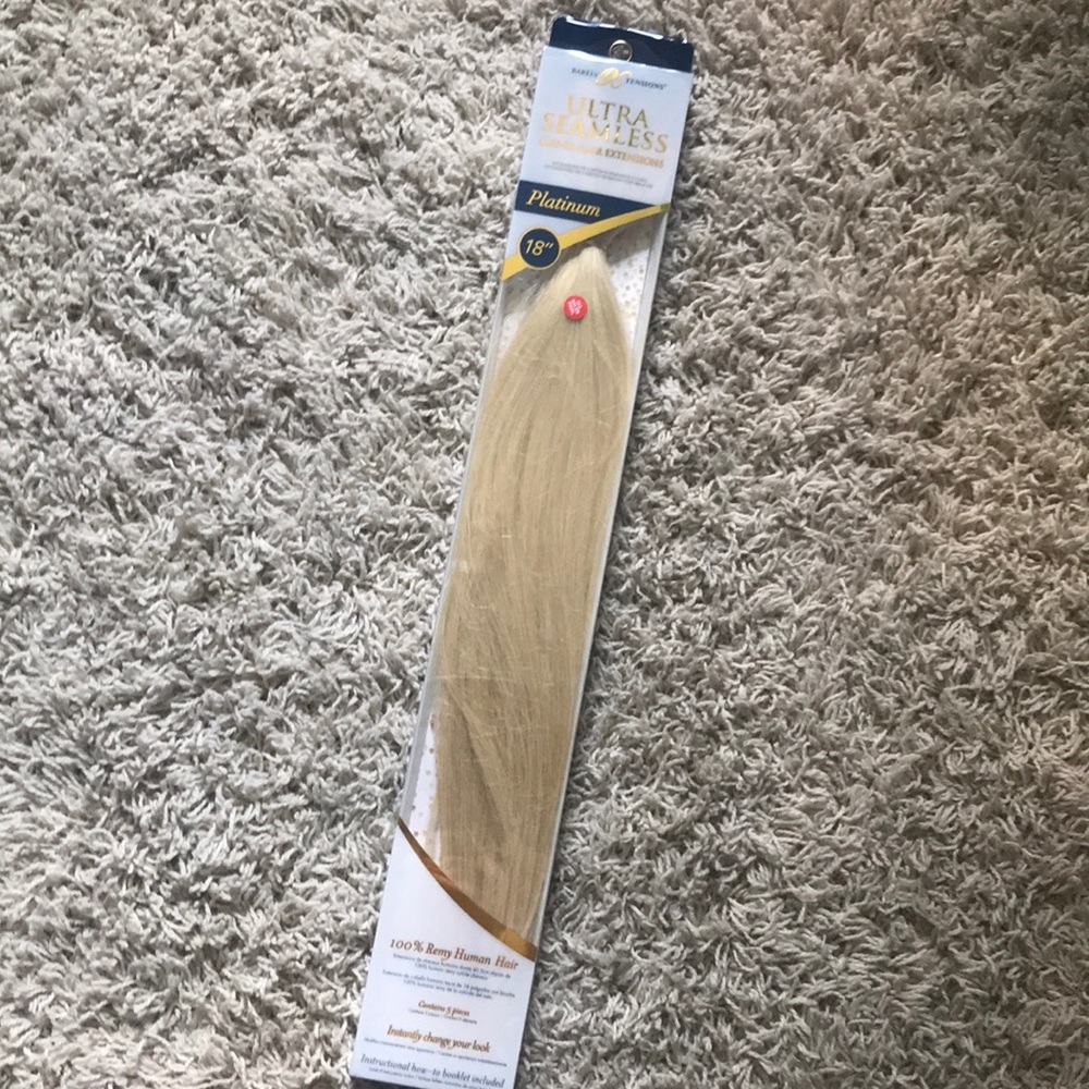 Brand new/never worn Seamless clip-in extensions